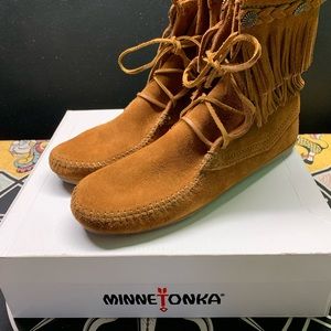 Minnetonka Double Fringe Tramper Boot ~ Size 8